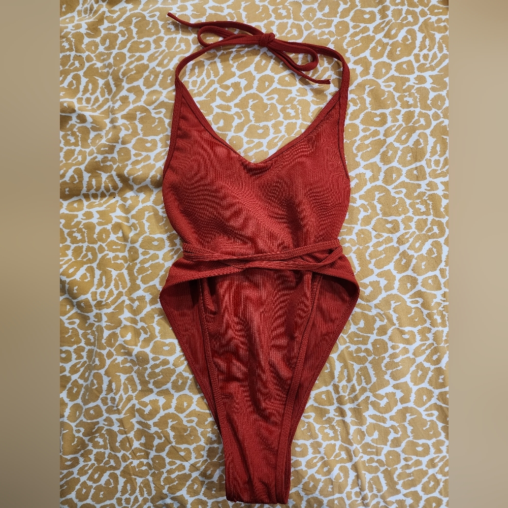 NWOT HAUTE SWIMWEAR ONE PIECE SWIMSUIT